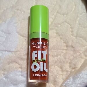 Fit Oil Lip Care in Bright Green Cap